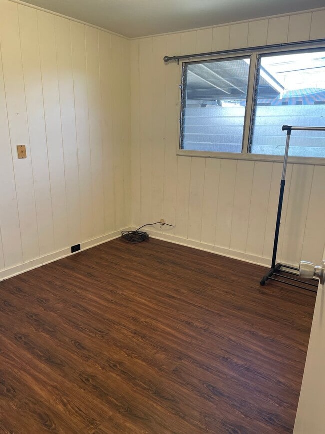 Building Photo - Aiea  - 4 Bedroom/2 Bath/1 Prkg - $2,800
