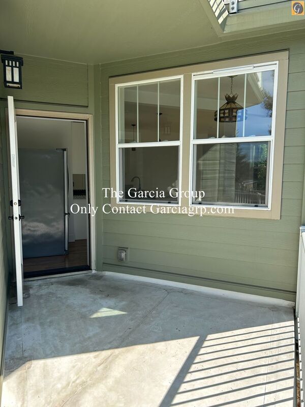 Building Photo - 8782 SE Flavel St