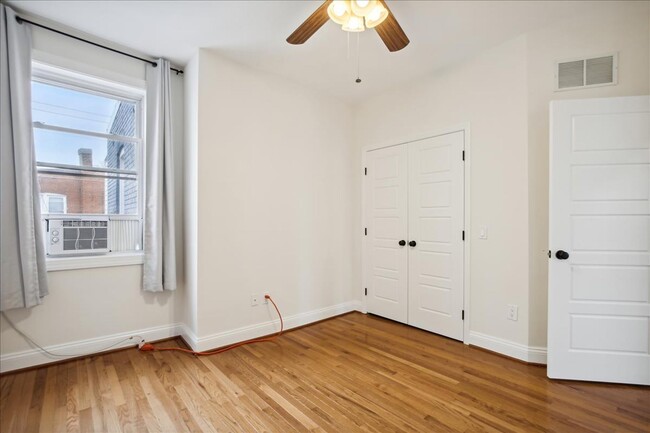 Building Photo - Pet Friendly Luxury DC TH - 3 bed +  3.5 B...