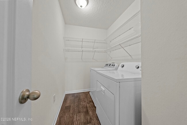 Building Photo - 8279 Meadow Walk Ln