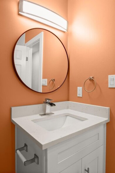Building Photo - 6410 Chimney Creek Cir