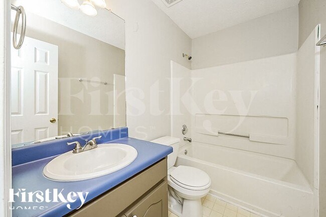 Building Photo - 210 Sharon Acres Ct