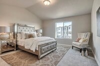 Building Photo - 3 bed 2.5 Bath