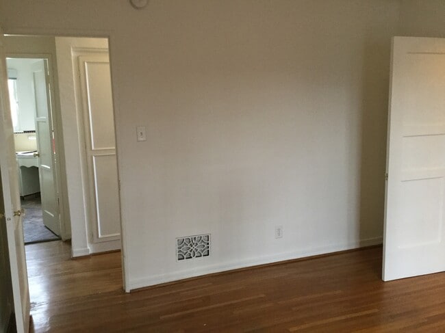 Bedroom - 8372 Blackburn Ave