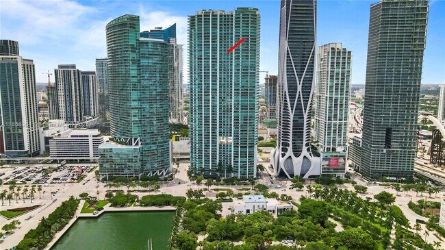 Building Photo - 900 Biscayne Blvd