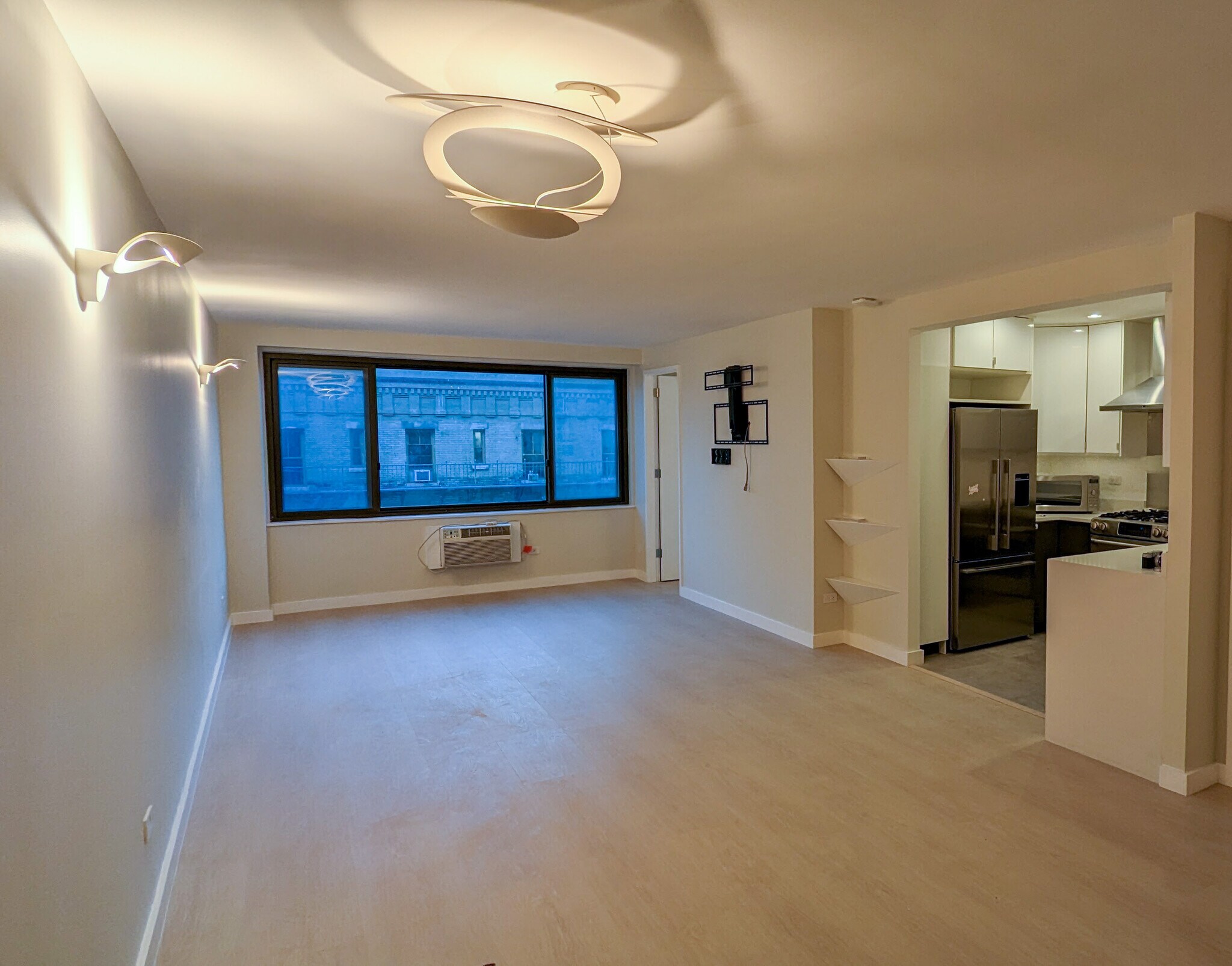 Building Photo - 420 E 64th St