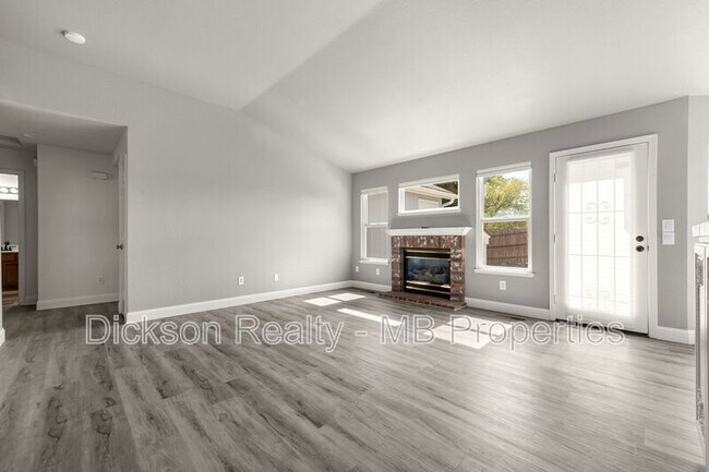 Building Photo - 970 Teresa Pl