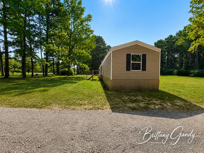 Building Photo - 615 Adalynn Pvt Ln