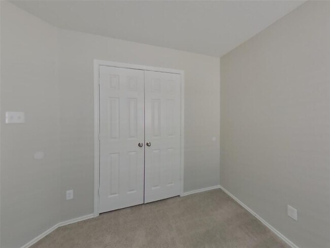 Building Photo - 347 Foster Ln