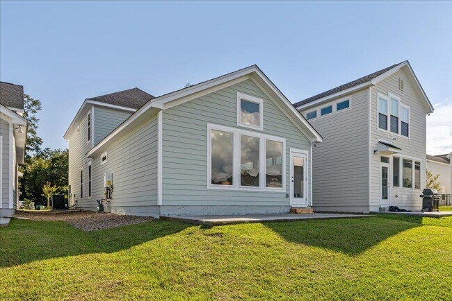 Building Photo - 5646 Native Oak Dr