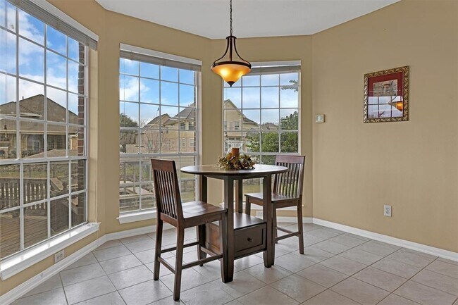 Building Photo - 8322 Shoregrove Dr