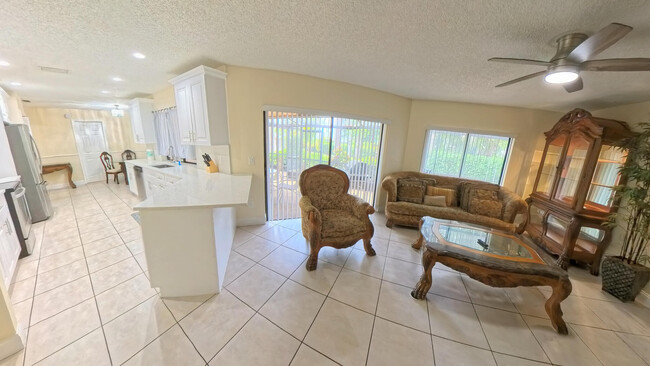 Building Photo - 13484 Jonquil Ct