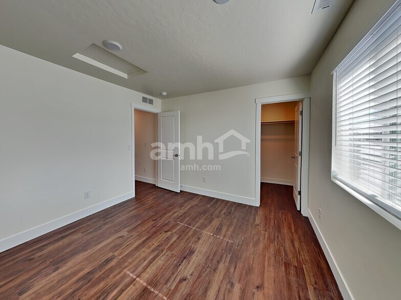 Building Photo - 9357 W Dove Creek St