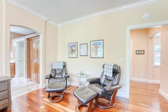 Building Photo - 16 Cheviot Ln