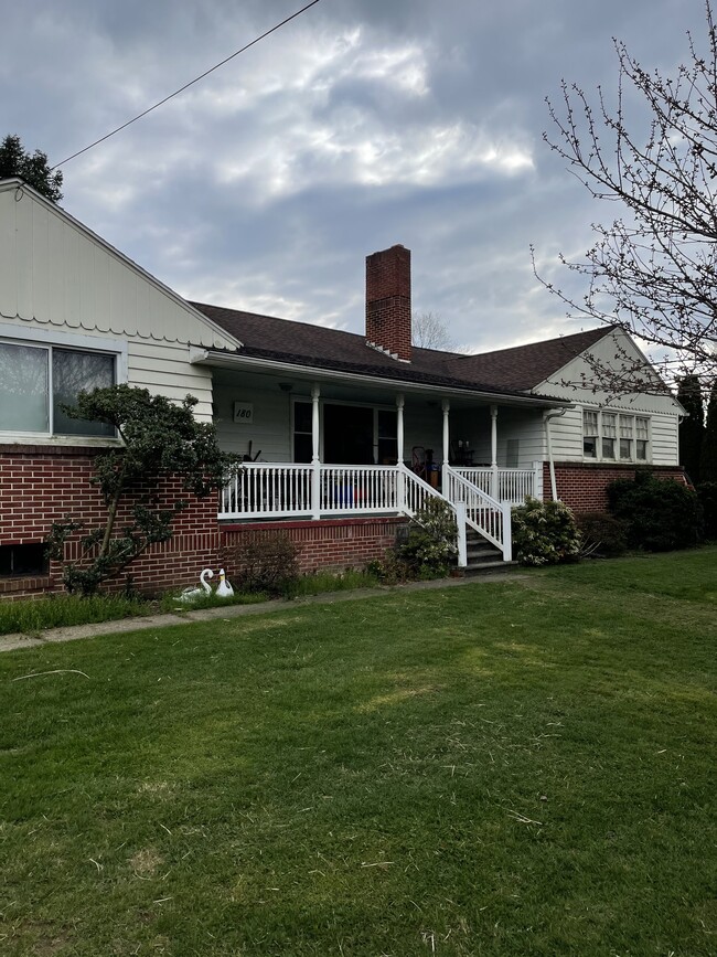 Main Exterior Photo - 180 Main St