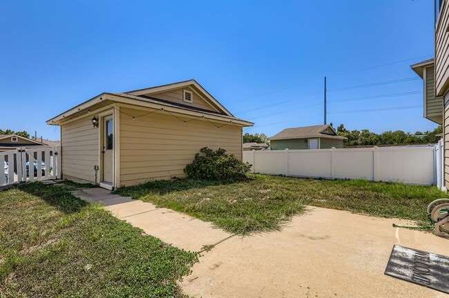 Building Photo - 1705 Lost Maples Loop