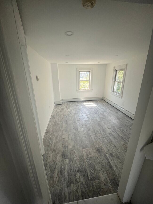 Building Photo - 349 Bellmore Rd