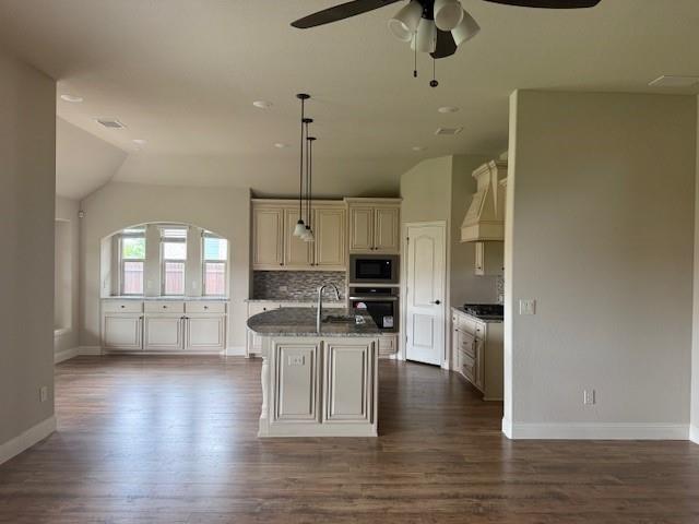 Building Photo - 1009 Tree Shadow Ln