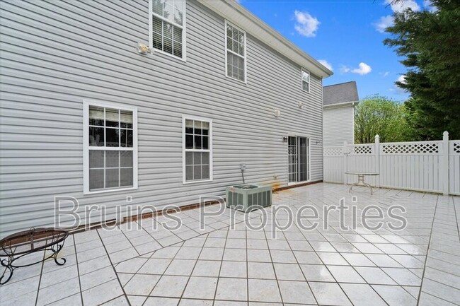 Building Photo - 1520 Birkdale Ct