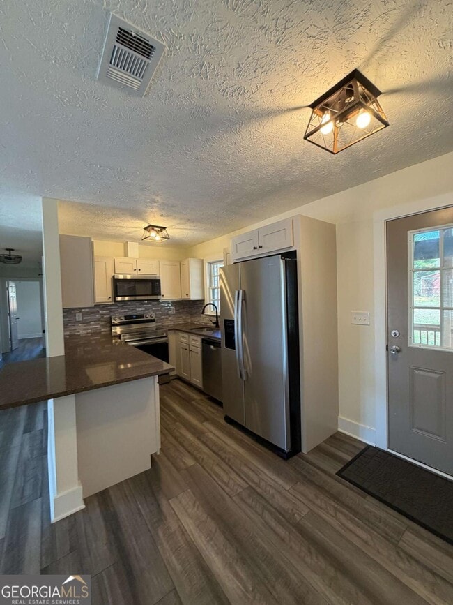 Building Photo - 1135 Casteel Rd