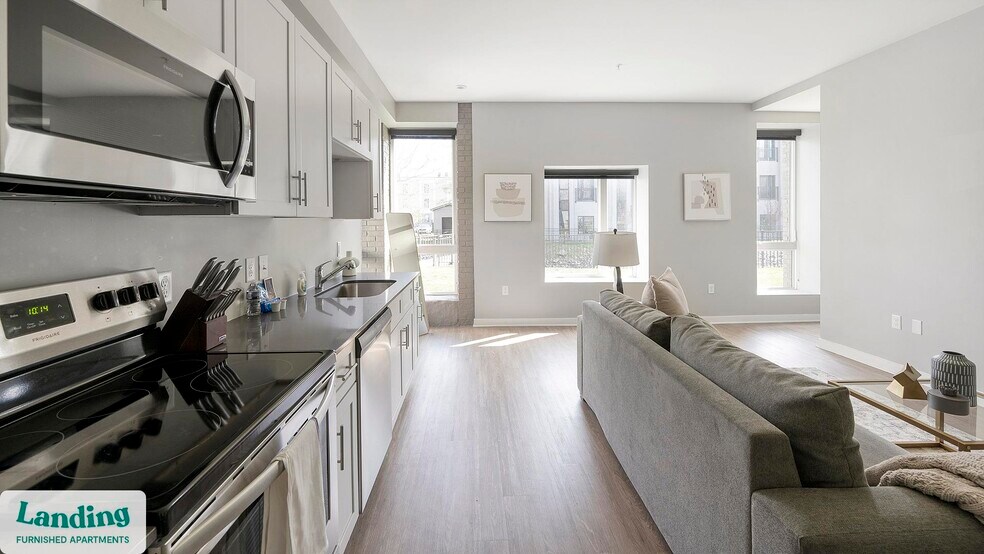 Building Photo - 5040 Linbar Dr