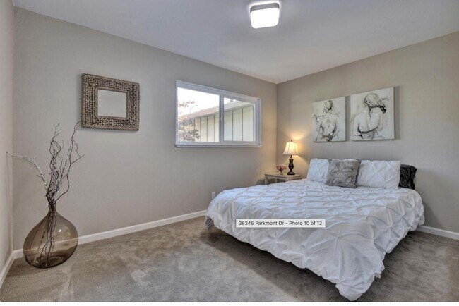 Building Photo - 38245 Parkmont Dr