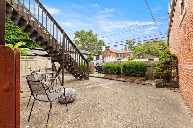 Building Photo - 285-287 E Whittier St