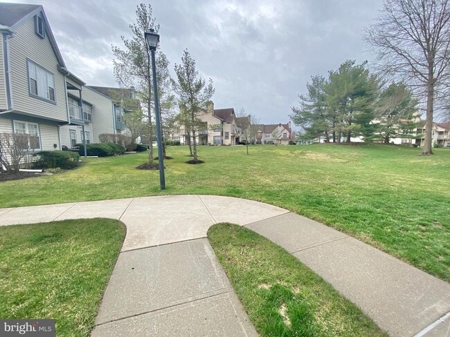 Building Photo - 167 Andover Pl