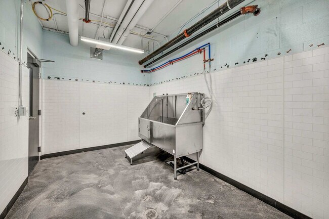 Building Photo - 2189 Cornell Rd