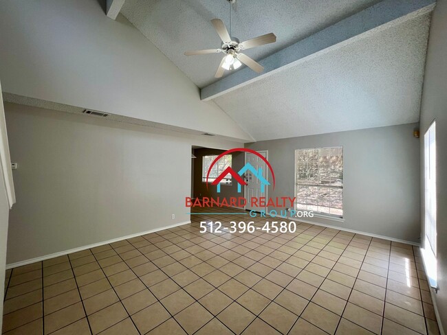 Building Photo - Available July 25: Spacious 3 Bedroom, 2.5 Bath Duplex with Garage