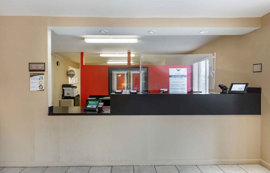 Building Photo - Furnished Studio-Cleveland - Great Northern Mall