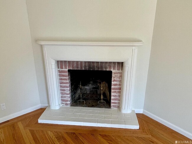 Building Photo - 1632 Funston Ave