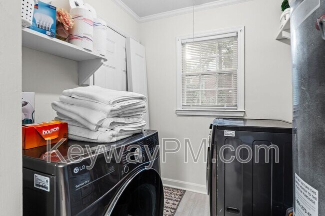 Building Photo - 2438 Apricot Ln