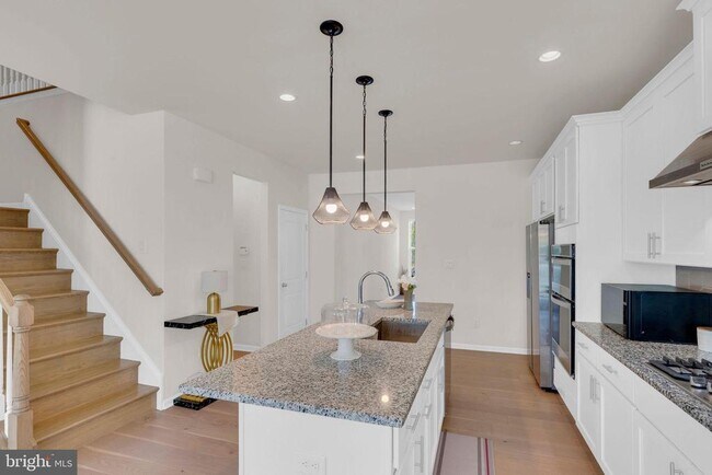 Building Photo - 29 Beachwood Dr