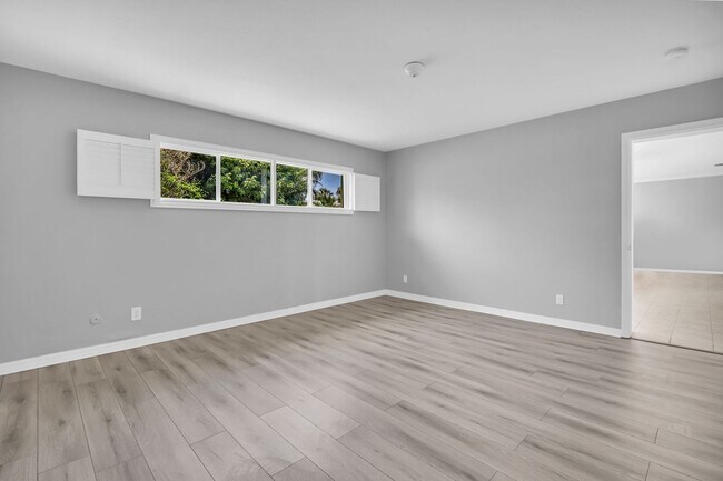 Building Photo - MAXIMO MOORINGS 3/2/2 HOME NEAR ST. PETE B...