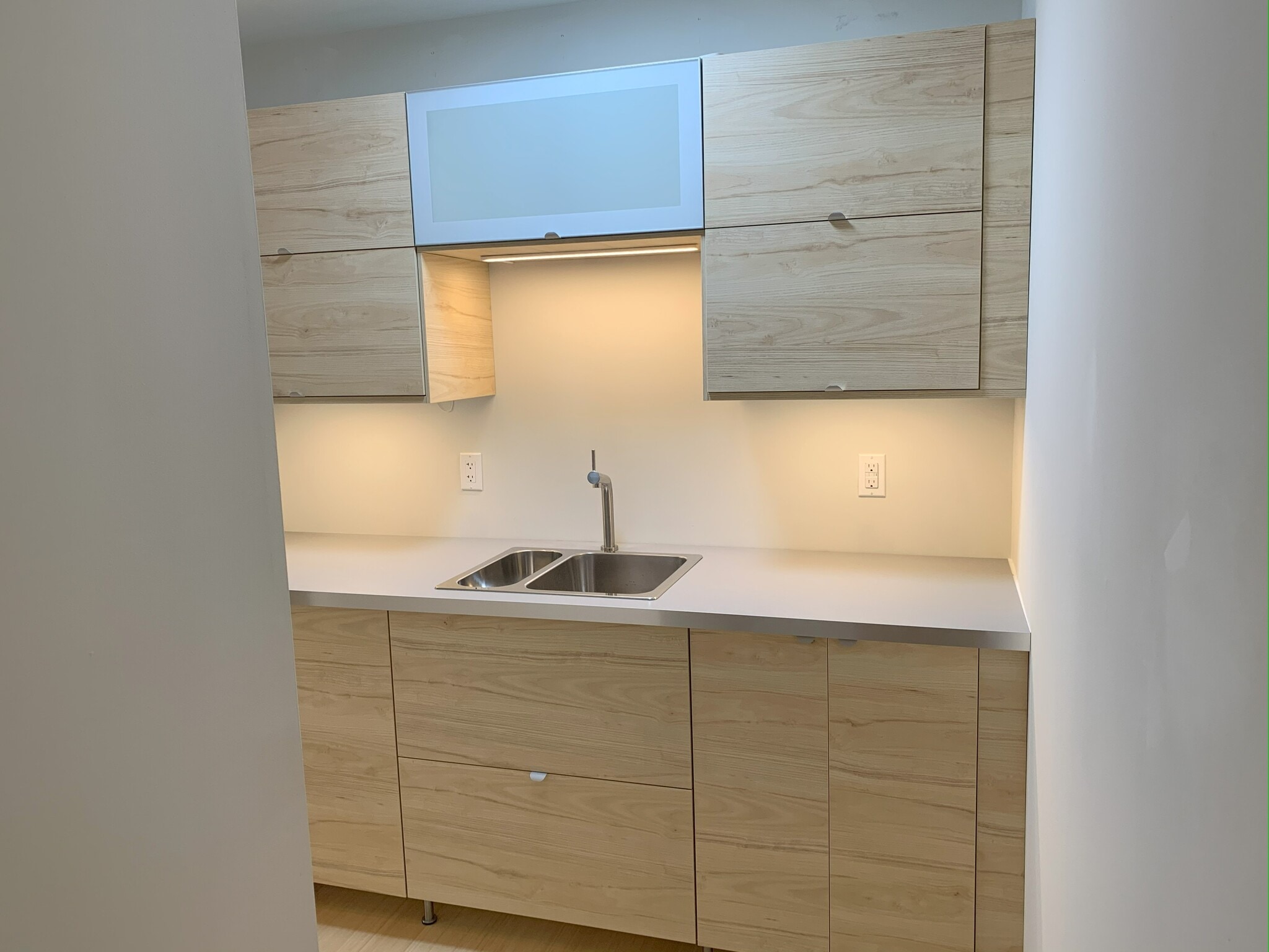 Butler Pantry - 54 Parchment Dr