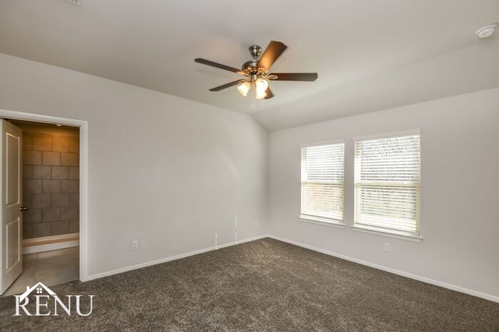 Building Photo - 16428 Marinette Ct
