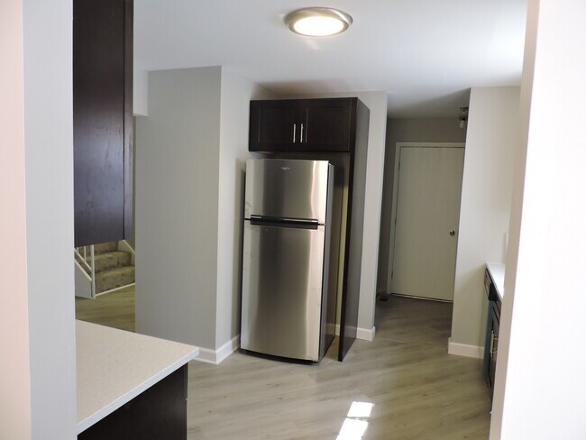 Building Photo - 407 Beechwood Dr