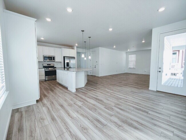 Building Photo - 8431 Rush Creek Ave