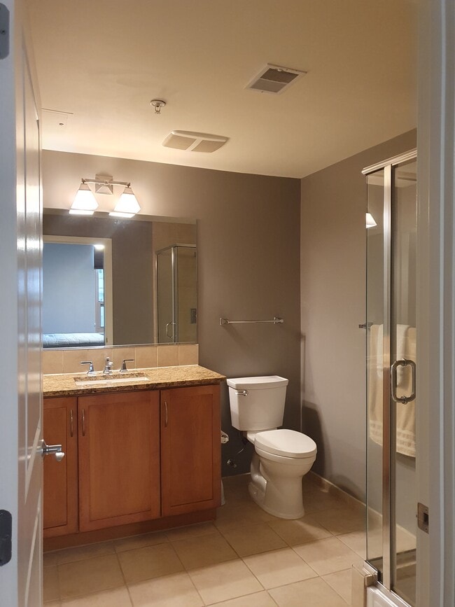 Building Photo - 888 N Quincy St