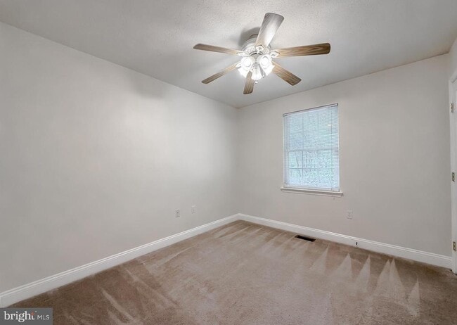 Building Photo - 46231 Sylvan Ct