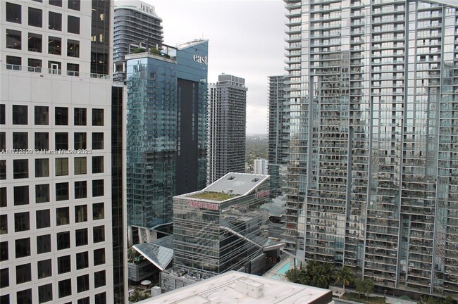 Building Photo - 500 Brickell Ave