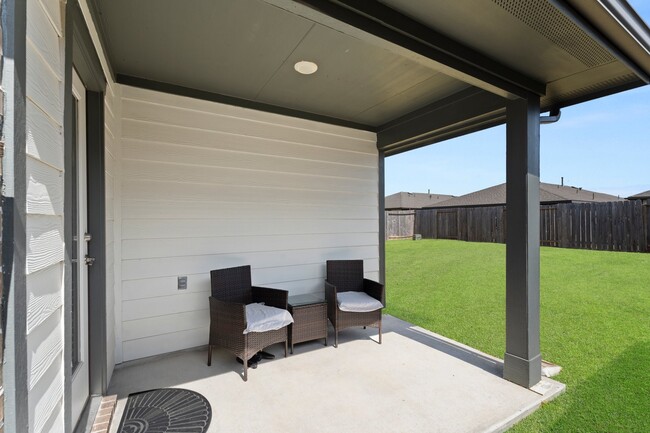 Building Photo - 6919 Fleetwood Crescent Wy