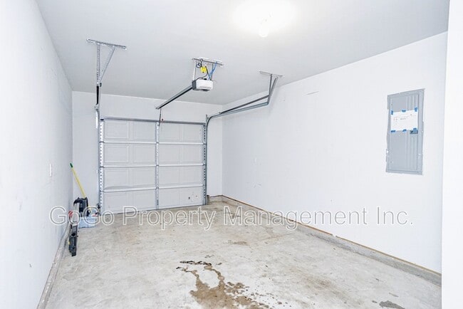 Building Photo - 417 Wagon Trail