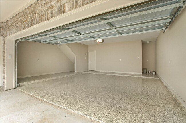 Building Photo - 4 Waterway Ct