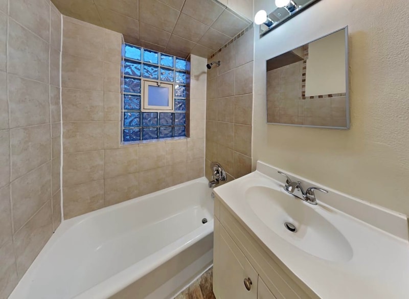 Building Photo - 9021 S Albany Ave