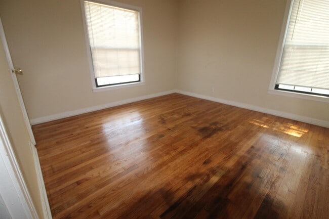 Building Photo - 1309 Carol Way