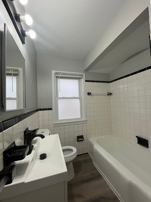 Building Photo - 1126 Mill St