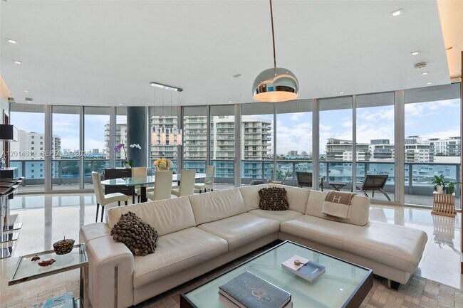 Building Photo - 5959 Collins Ave