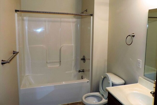 Building Photo - $1,235 | 2 Bedroom, 2 Bathroom Condo | Pet Friendly* | Sublease* | Available for February 21st, 2...